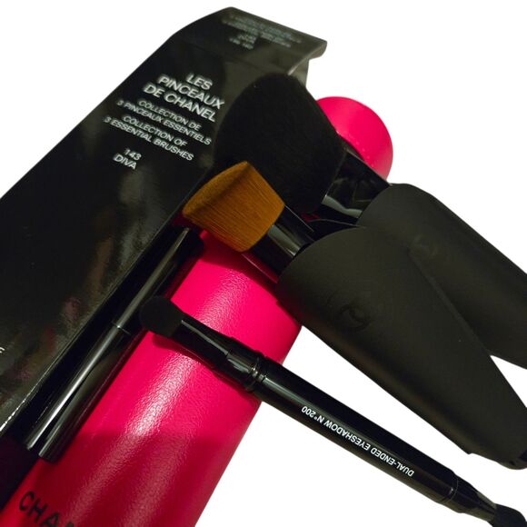 NIB Limited Edition Les Pinceaux de Chanel Codes Couleur Brush Set in 143-Diva - Picture 1 of 4